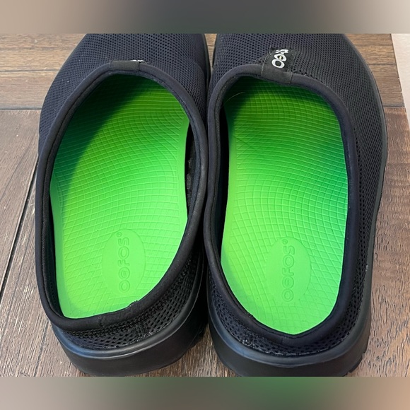 OOFOS Black Slip-On Loafers - Picture 9 of 10